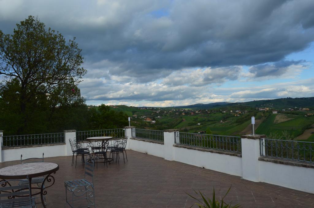 Villa Tre Colli Agri B&B Ariano Irpino Exterior foto